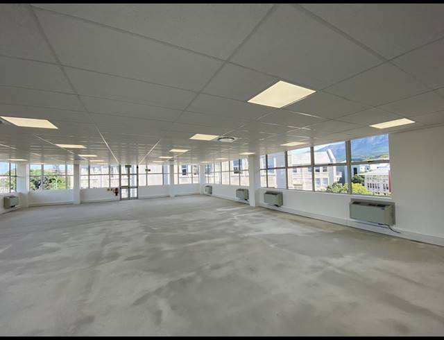 2,195M² OFFICE TO LET IN RONDEBOSCH